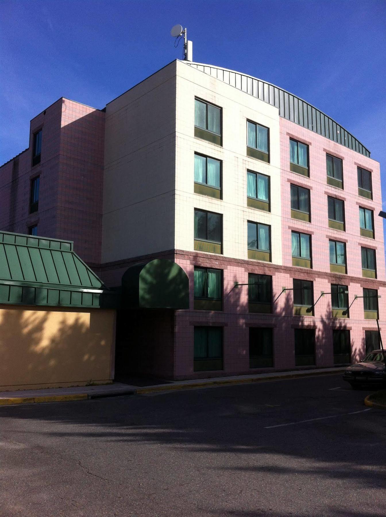 Northeast Garden Inn Laurel Exterior foto